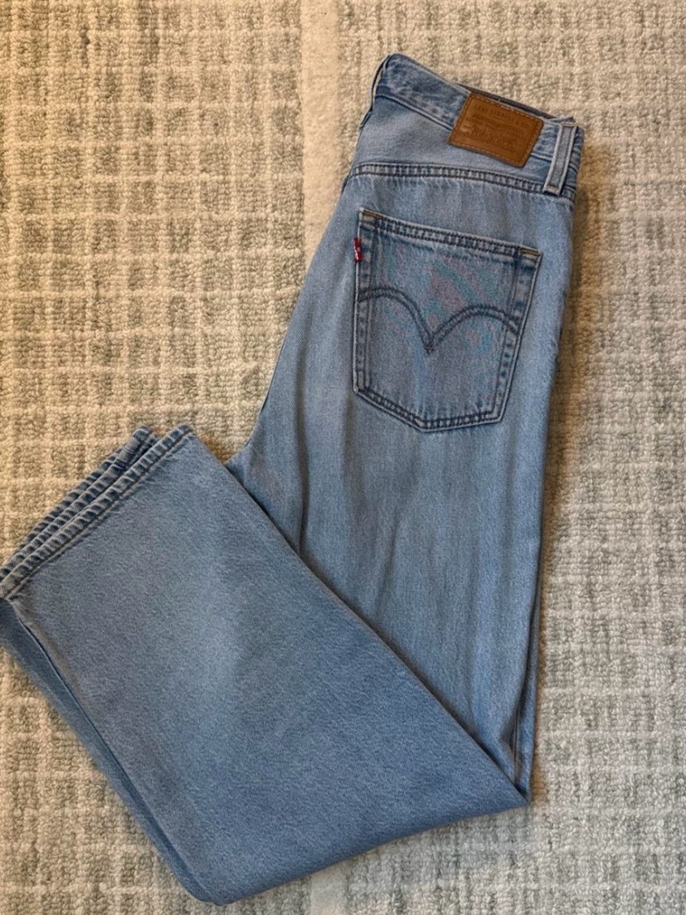 Levi's Ribcage Straight Ankle Jeans in Light Blue